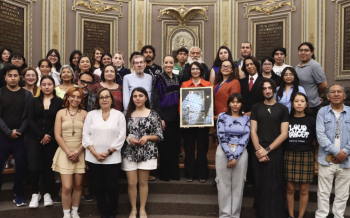 Reconocen en el Congreso del Estado a la escritora Kyra Galván